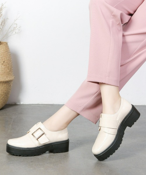 Shoes in Closet（シューズインクローゼット）の「軽量厚底 マニッシュ ワンベルトバックル  ローファー 1978（ローファー・レディース・ブラック/ブラック系その他/ダークブラウン/ブラック系その他5/ブラウン系その他5/アイボリー/ベージュ系その他5/グレー系その他7/ブラック系その他6/グレー系その他6/ベージュ系その他6/イエロー系その他6/ブラウン系その他6/ブラウン系その他・LL/S/M/L/4L/3L/XS/5L/6L）」の12枚目の写真