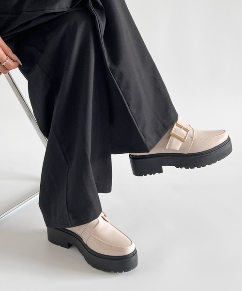 Shoes in Closet（シューズインクローゼット）の「軽量厚底 マニッシュ ワンベルトバックル  ローファー 1978（ローファー・レディース・ブラック/ブラック系その他/ダークブラウン/ブラック系その他5/ブラウン系その他5/アイボリー/ベージュ系その他5/グレー系その他7/ブラック系その他6/グレー系その他6/ベージュ系その他6/イエロー系その他6/ブラウン系その他6/ブラウン系その他・LL/S/M/L/4L/3L/XS/5L/6L）」の22枚目の写真