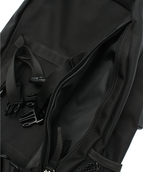 WHO'S WHO gallery（フーズフーギャラリー）の「【rinevuos】SK8 PACK2（バックパック/リュック・メンズ・ブラック・FREE）」の14枚目の写真