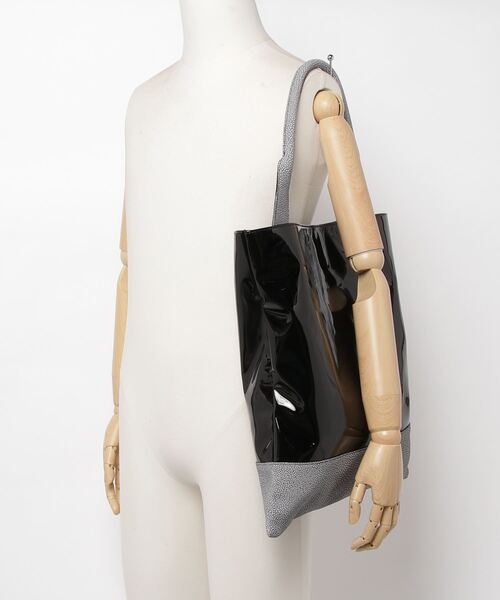 ikot（イコット）の「ikot ワンハンドルショルダーバッグ（ショルダーバッグ・レディース・ブラック・FREE）」の7枚目の写真