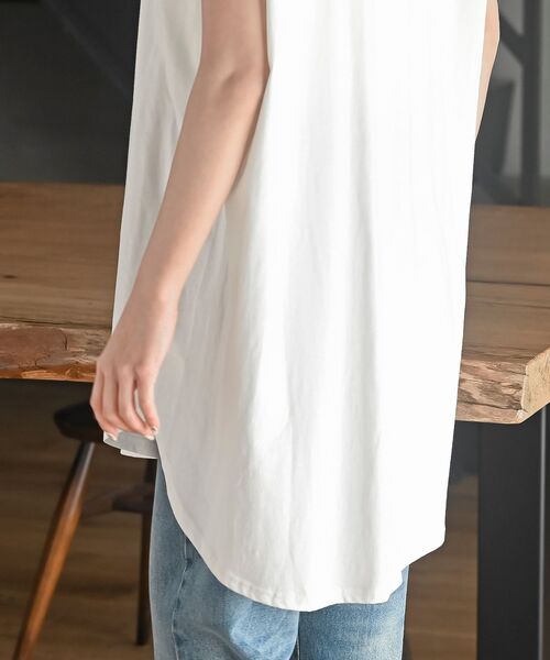 rps(アールピーエス)の「ノースリカットチュニック(Tシャツ/カットソー・レディース・チャコールグレー/ブラック/オフホワイト/モカ/ピンク/パープル/グレイッシュベージュ/グリーン/ネイビー/グレー/ブラウン・M/フリー)」の17枚目の写真