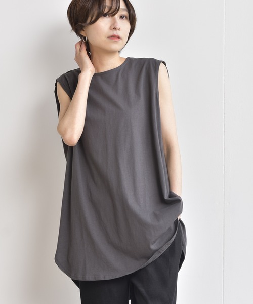 rps（アールピーエス）の「ノースリカットチュニック（Tシャツ/カットソー・レディース・チャコールグレー/ブラック/オフホワイト/モカ/ピンク/パープル/グレイッシュベージュ/グリーン/ネイビー/グレー・M/フリー）」の4枚目の写真