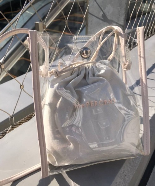 Me%(ミィパーセント)の「PVCシンプルスクエアショルダー(ショルダーバッグ・レディース・アイボリー/ダークブラウン/ブラック/ブラウン・FREE)」の9枚目の写真