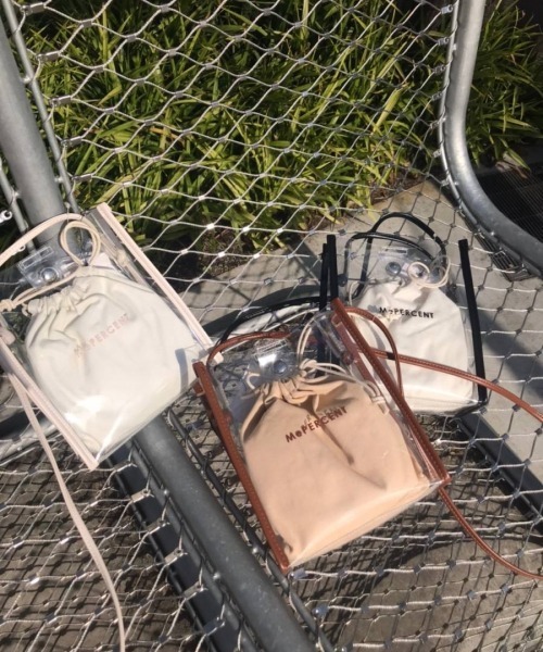 Me%(ミィパーセント)の「PVCシンプルスクエアショルダー(ショルダーバッグ・レディース・アイボリー/ダークブラウン/ブラック/ブラウン・FREE)」の13枚目の写真