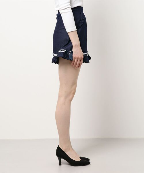 LODISPOTTO（ロディスポット）の「フリルフルガーリーショートパンツ（その他パンツ・レディース・ブラック/ネイビー・MEDIUM）」の7枚目の写真