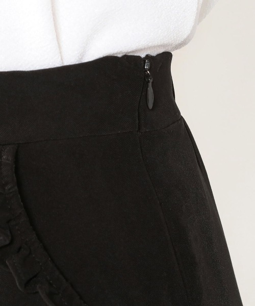 LODISPOTTO（ロディスポット）の「フリルフルガーリーショートパンツ（その他パンツ・レディース・ブラック/ネイビー・MEDIUM）」の5枚目の写真