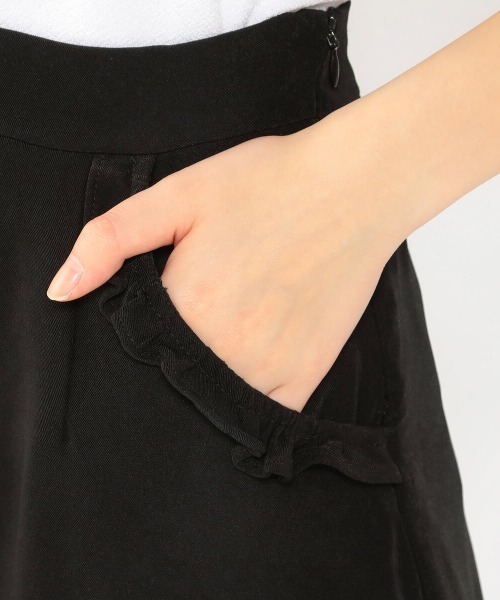 LODISPOTTO（ロディスポット）の「フリルフルガーリーショートパンツ（その他パンツ・レディース・ブラック/ネイビー・MEDIUM）」の9枚目の写真