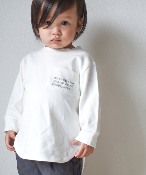 MAKE YOUR DAY（メイクユアデイ）の「ロング丈刺繍ポケット長袖Tシャツ■80～140cm（Tシャツ/カットソー・キッズ・チャコールグレー/ベージュ/オフホワイト・110/120/80/90/130/100/140）」の2枚目の写真