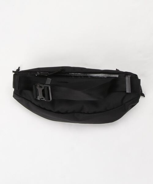 THE BROWN BUFFALO（ザブラウンバッファロー）の「THE BROWN BUFFALO/ザ ブラウンバッファロー　BEYONDSLING　BALLISTIC BLACK（ボディバッグ/ウエストポーチ・メンズ・ブラック・FREE）」の2枚目の写真