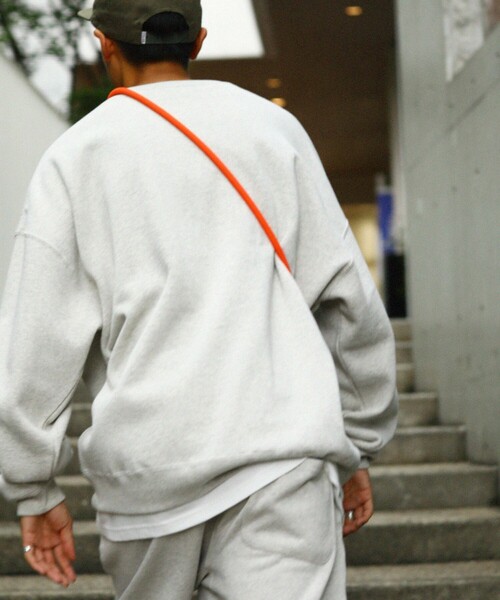 FREAK'S STORE(フリークスストア)の「WEB限定 12oz ヘビーウェイト ビッグシルエット クルーネックスウェット/リンガースウェット(スウェット・メンズ・ホワイト系その他/ダークグリーン/グレー系その他/ブラック系その他/ブラウン/杢グレー/グレイッシュベージュ/ブラック/ネイビー/ナチュラル・MEDIUM/LARGE/X-LARGE/SMALL)」の12枚目の写真