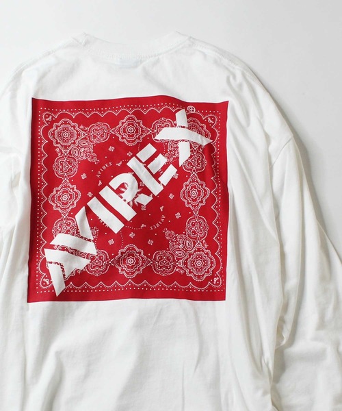 AVIREX（アヴィレックス）の「【直営店限定】バンダナプリント ボックス ロゴ 長袖 Tシャツ / BANDANA PRINT BOX LOGO LS T-SHIRT/アヴィレックス/AVIREX（Tシャツ/カットソー・メンズ・ブラック/レッド/クリアレッド/ブラック系その他・MEDIUM/LARGE/X-LARGE/XX-LARGE）」の11枚目の写真