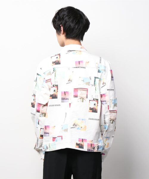 Guess（ゲス）の「Collage Print Denim Jacket（デニムジャケット・メンズ・ホワイト・SMALL/MEDIUM/X-LARGE/LARGE）」の3枚目の写真