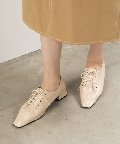 RANDA(ランダ)の「ソフト ギャザーレースアップシューズ(ドレスシューズ・レディース・ブラック/アイボリー/ダークベージュ・LL/M/L/S)」の4枚目の写真