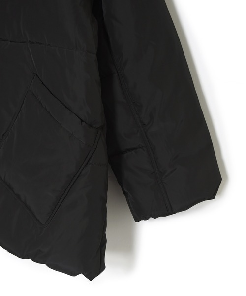 w closet（ダブルクローゼット）の「エコダウンマフラー付きミディ丈