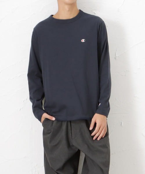 Champion(チャンピオン)の「Champion チャンピオン ワンポイント ロゴ刺繍 ロングスリーブTシャツ(Tシャツ/カットソー・メンズ・グレー/ネイビー/ホワイト/ブラック・L/M/XL)」の4枚目の写真