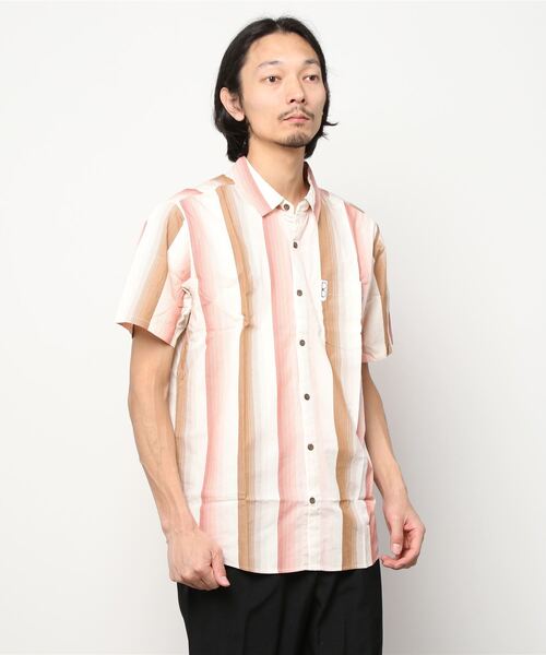 Hurley （ハーレー）の「M ORGANIC WEDGE SS / オーガニックコットン半袖シャツ（シャツ/ブラウス・メンズ・ベージュ系その他/ブラック系その他/ダークグリーン/レッド系その他/マルチ/グリーン系その他・SMALL/MEDIUM/LARGE/X-LARGE）」の3枚目の写真