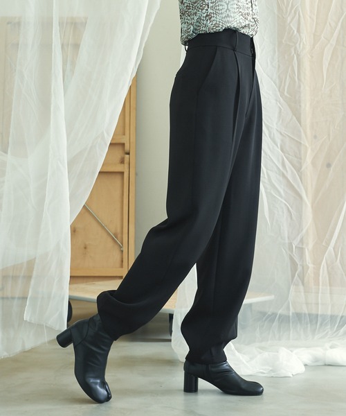 VACANCY(ヴァカンシー)の「コクーンスラックスパンツ(その他パンツ・レディース・イエロー/ピンク/ブラック・SMALL/MEDIUM/TALL/MEDIUM)」の5枚目の写真