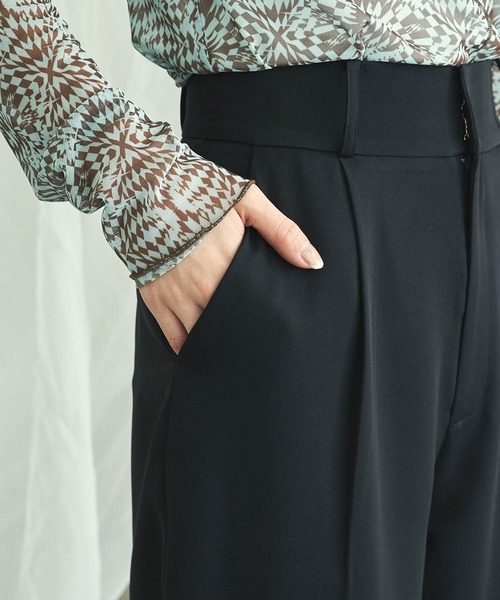 VACANCY(ヴァカンシー)の「コクーンスラックスパンツ(その他パンツ・レディース・イエロー/ピンク/ブラック・SMALL/MEDIUM/TALL/MEDIUM)」の7枚目の写真