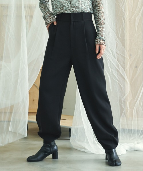 VACANCY(ヴァカンシー)の「コクーンスラックスパンツ(その他パンツ・レディース・イエロー/ピンク/ブラック・SMALL/MEDIUM/TALL/MEDIUM)」の4枚目の写真