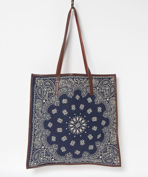 HAV-A-HANK（ハバハンク ）の「HAV-A-HANK バンダナスクエアーショルダーバッグ（ショルダーバッグ・レディース・レッド/ネイビー・FREE）」の2枚目の写真