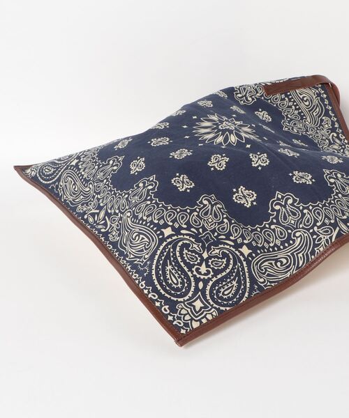 HAV-A-HANK（ハバハンク ）の「HAV-A-HANK バンダナスクエアーショルダーバッグ（ショルダーバッグ・レディース・レッド/ネイビー・FREE）」の5枚目の写真