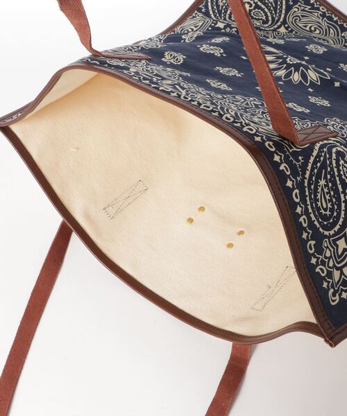 HAV-A-HANK（ハバハンク ）の「HAV-A-HANK バンダナスクエアーショルダーバッグ（ショルダーバッグ・レディース・レッド/ネイビー・FREE）」の6枚目の写真