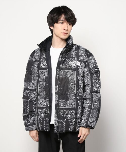 THE NORTH FACE（ザノースフェイス）の「【ユニセックスで着用可能】THE NORTH FACE / ノースフェイス NOVELTY LOFTY DOWN JACKET ダウンジャケット バンダナ柄（ダウンジャケット/コート・メンズ・ブラック・SMALL/MEDIUM/LARGE/X-LARGE）」の2枚目の写真
