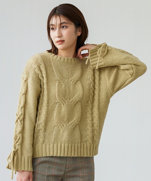 KOBE LETTUCE(コウベレタス)の「レースアップケーブルニットプルオーバー(ニット/セーター・レディース・ライトグレー/モカ/アイボリー/グリーン系・FREE)」の9枚目の写真
