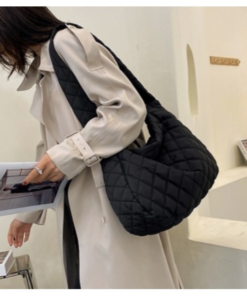 TABI PAL（タビパル）の「【TABI PAL】大き目　キルティング　トートバッグ（トートバッグ・レディース・ホワイト/ブラック/ベージュ/グリーン・FREE）」の15枚目の写真