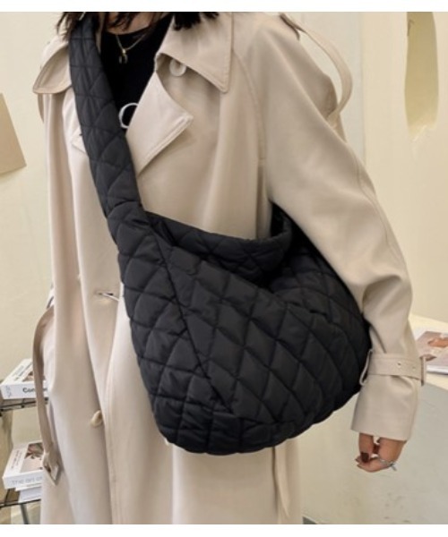 TABI PAL（タビパル）の「【TABI PAL】大き目　キルティング　トートバッグ（トートバッグ・レディース・ホワイト/ブラック/ベージュ/グリーン・FREE）」の13枚目の写真