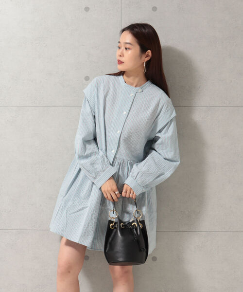 andrea cardone（アンドレアカルドネ）の「【andrea cardone/アンドレアカルドネ】ハトメハンドル レザーキンチャクバッグ（ショルダーバッグ・レディース・イエロー/ブラック・FREE）」の3枚目の写真