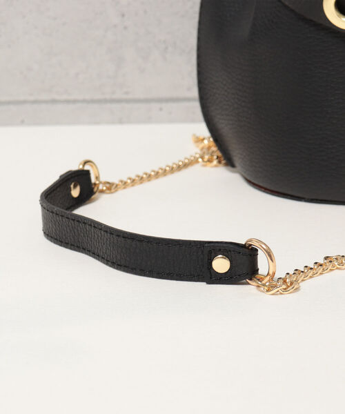 andrea cardone（アンドレアカルドネ）の「【andrea cardone/アンドレアカルドネ】ハトメハンドル レザーキンチャクバッグ（ショルダーバッグ・レディース・イエロー/ブラック・FREE）」の7枚目の写真