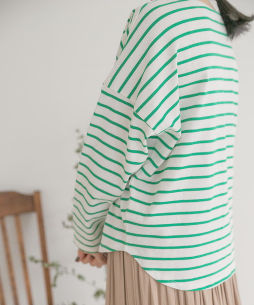 ITEMS URBANRESEARCH(アイテムズ アーバンリサーチ)の「バスクボーダーロングTシャツ(Tシャツ/カットソー・レディース・パープル/グリーン/ブラック・FREE)」の11枚目の写真