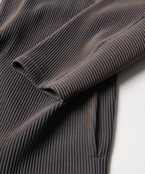 Jieda（ジエダ）の「RIPPLE ZIP JACKET（ジャージ・メンズ・ブラック/グレイッシュベージュ・1/2）」の6枚目の写真