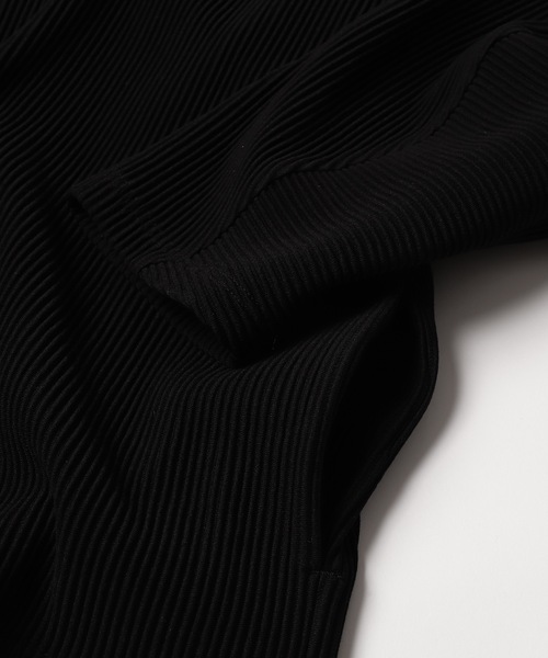 Jieda（ジエダ）の「RIPPLE ZIP JACKET（ジャージ・メンズ・ブラック/グレイッシュベージュ・1/2）」の3枚目の写真