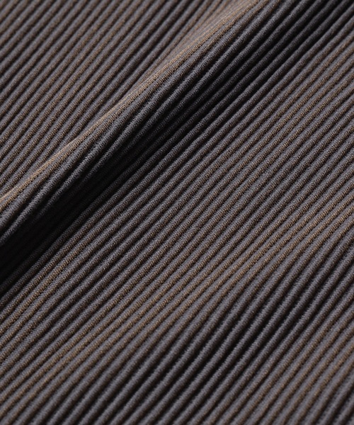 Jieda（ジエダ）の「RIPPLE ZIP JACKET（ジャージ・メンズ・ブラック/グレイッシュベージュ・1/2）」の8枚目の写真