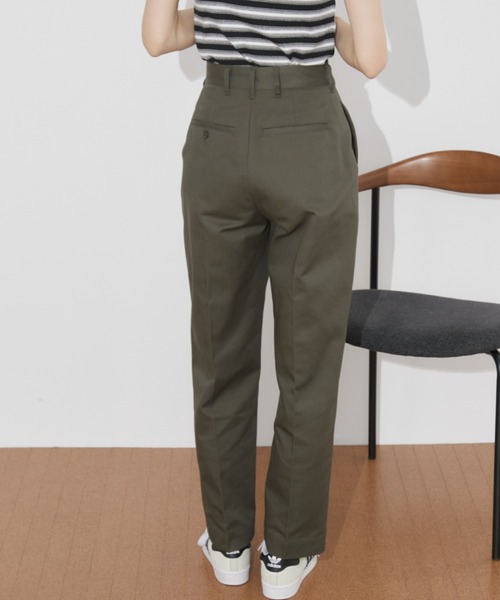 Auntie Rosa Holiday(アンティローザホリデー)の「【骨格ナチュラル】TCツイルハイウエストチノ(チノパンツ・レディース・ネイビー/カーキ/ベージュ/ダークグレー・マルチサイズ)」の20枚目の写真