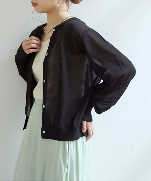 HER CLOSET（ハークローゼット）の「【shemoshelly】WEB限定 クルーネックシアーカーディガン（ニット/セーター・レディース・ライトグレー/ブラック/オフホワイト/モスグリーン/ラベンダー/ピンクベージュ/グリーン/ブルー/ピンク・M）」の17枚目の写真