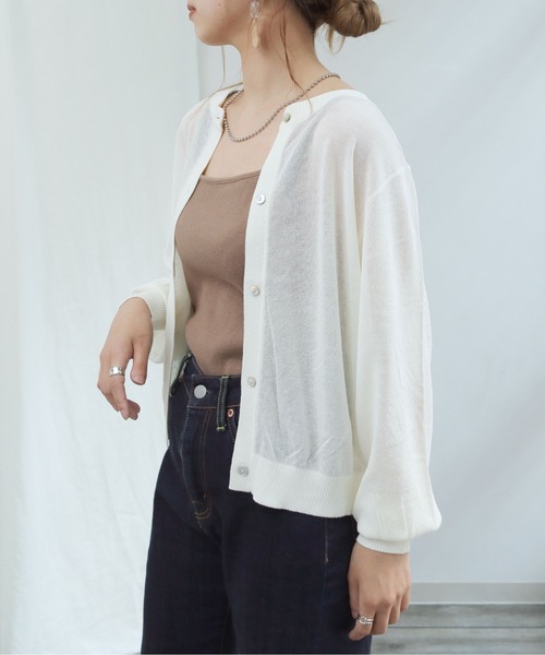 HER CLOSET（ハークローゼット）の「【shemoshelly】WEB限定 クルーネックシアーカーディガン（ニット/セーター・レディース・ライトグレー/ブラック/オフホワイト/モスグリーン/ラベンダー/ピンクベージュ/グリーン/ブルー/ピンク・M）」の13枚目の写真