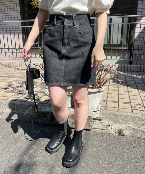 OLIVE des OLIVE(オリーブデオリーブ)の「デニムミニスカート(スカート・レディース・ブラック/オフホワイト/ワンウォッシュ・FREE)」の15枚目の写真