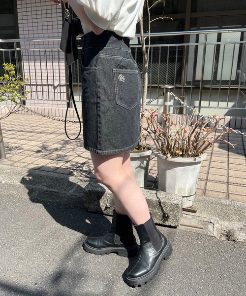 OLIVE des OLIVE(オリーブデオリーブ)の「デニムミニスカート(スカート・レディース・ブラック/オフホワイト/ワンウォッシュ・FREE)」の16枚目の写真