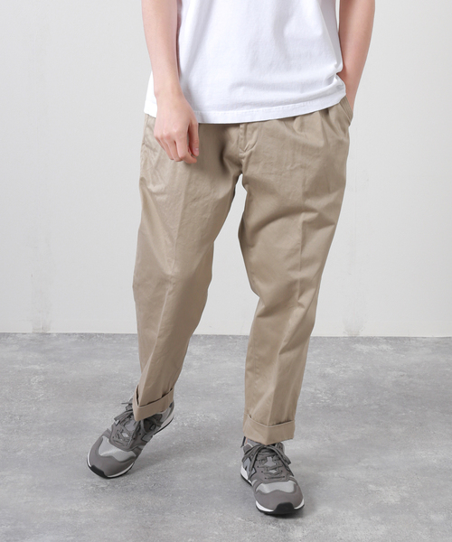 JOURNAL STANDARD J.S HOMESTEAD（ジャーナルスタンダードホームステッド）の「【j.s.homestead】HEAVY WEAPON 2TUCK OFFICER CROPPED（チノパンツ・メンズ・ベージュ/ネイビー/グレー/アイボリー・SMALL/MEDIUM/LARGE）」の4枚目の写真