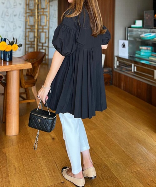 Emma Taylor（エマテイラー）の「パール釦サイドプリーツブラウス（シャツ/ブラウス・レディース・ホワイト/ブラック/ベージュ・FREE）」の8枚目の写真