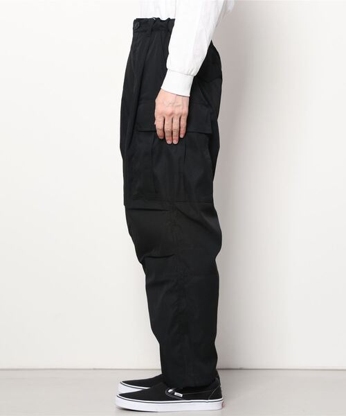 Salong hameu（サロン ハミュー）の「ワイドシルエットカーゴパンツ/裾ドローコード タックワイドパンツ（カーゴパンツ・メンズ・ブラック/カーキオリーブ/オフホワイト・M/L）」の5枚目の写真
