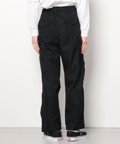 Salong hameu（サロン ハミュー）の「ワイドシルエットカーゴパンツ/裾ドローコード タックワイドパンツ（カーゴパンツ・メンズ・ブラック/カーキオリーブ/オフホワイト・M/L）」の4枚目の写真