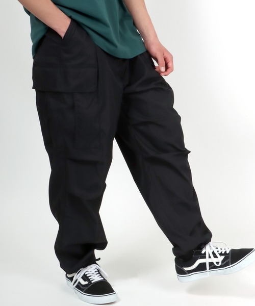 Salong hameu（サロン ハミュー）の「ワイドシルエットカーゴパンツ/裾ドローコード タックワイドパンツ（カーゴパンツ・メンズ・ブラック/カーキオリーブ/オフホワイト・M/L）」の8枚目の写真