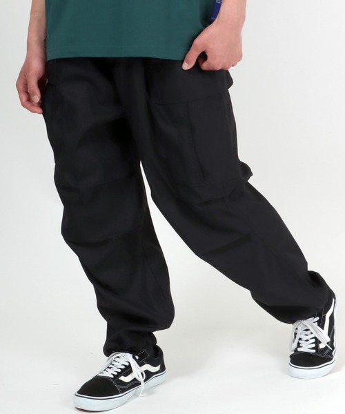 Salong hameu（サロン ハミュー）の「ワイドシルエットカーゴパンツ/裾ドローコード タックワイドパンツ（カーゴパンツ・メンズ・ブラック/カーキオリーブ/オフホワイト・M/L）」の7枚目の写真