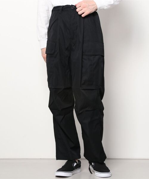 Salong hameu（サロン ハミュー）の「ワイドシルエットカーゴパンツ/裾ドローコード タックワイドパンツ（カーゴパンツ・メンズ・ブラック/カーキオリーブ/オフホワイト・M/L）」の6枚目の写真