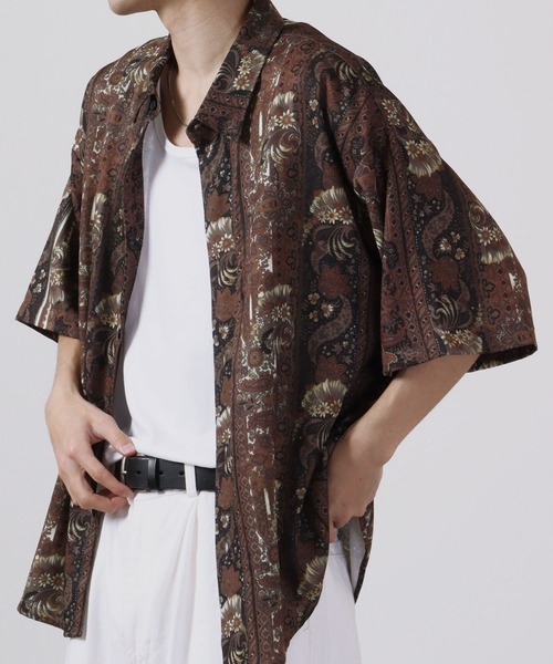 CIAO（チャオ）の「ciao 半袖 とろみレトロシャツ（シャツ/ブラウス・メンズ・ブラック系その他6/ブラック系その他5/ブラック系その他4/ブルー/ホワイト/ブルー系その他/ブラック系その他3/ホワイト系その他3/ホワイト系その他/グレー/キャメル/ダークブラウン/ブラウン系その他2/ブラウン系その他/ブラック系その他/グレー系その他/ブラウン/イエロー/ブラウン系その他3/ベージュ/グレー系その他2/ブルー系その他2/ネイビー/グリーン/ライトグレー/ブラック系その他7/ブラック系その他2/ホワイト系その他2/ブラック/パープル/ブラウン系その他4/ブルー系その他3/グレー系その他4/ホワイト系その他4/グリーン系その他/ベージュ系その他/グレー系その他3/ブラック系1/ブルー系その他4・L/M）」の22枚目の写真