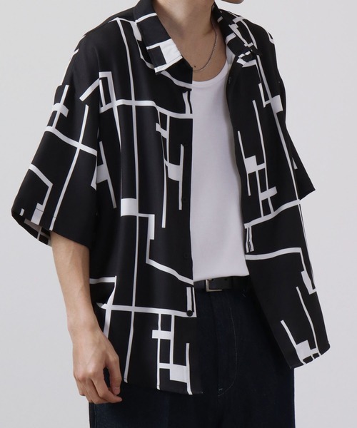 CIAO（チャオ）の「ciao 半袖 とろみレトロシャツ（シャツ/ブラウス・メンズ・ブラック系その他6/ブラック系その他5/ブラック系その他4/ブルー/ホワイト/ブルー系その他/ブラック系その他3/ホワイト系その他3/ホワイト系その他/グレー/キャメル/ダークブラウン/ブラウン系その他2/ブラウン系その他/ブラック系その他/グレー系その他/ブラウン/イエロー/ブラウン系その他3/ベージュ/グレー系その他2/ブルー系その他2/ネイビー/グリーン/ライトグレー/ブラック系その他7/ブラック系その他2/ホワイト系その他2/ブラック/パープル/ブラウン系その他4/ブルー系その他3/グレー系その他4/ホワイト系その他4/グリーン系その他/ベージュ系その他/グレー系その他3/ブラック系1/ブルー系その他4・L/M）」の12枚目の写真